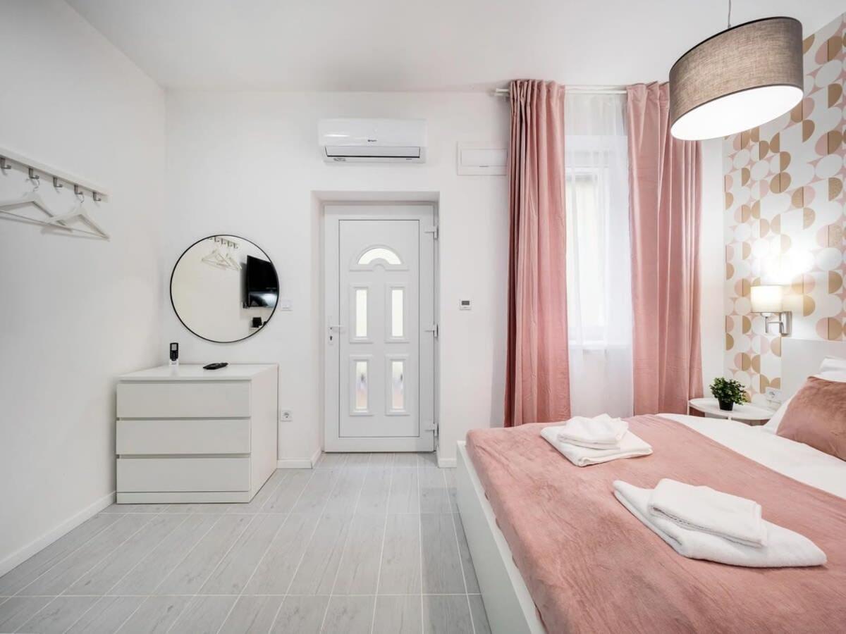 Cute Central Studio With Ac ブダペスト エクステリア 写真